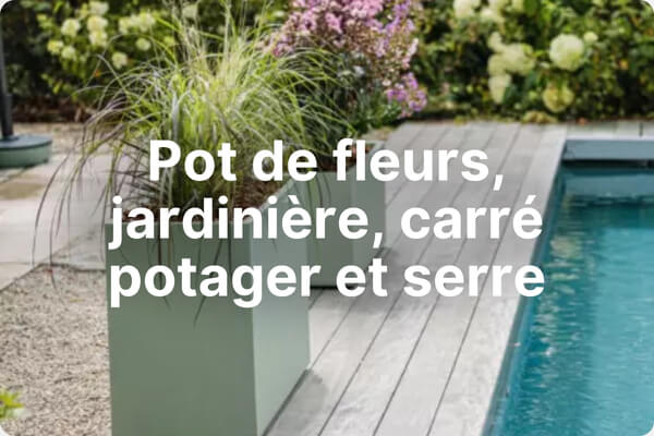 Gazon, terreau et carré potager