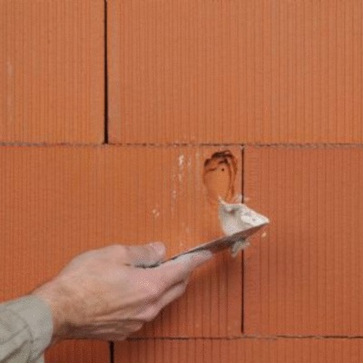 Lissage, rebouchage et petite réparation du mur - sol Retrouvez