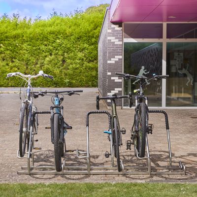 Râtelier 2 vélos avec arceau gainé modèle de suivant MOTTEZ
