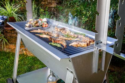 Barbecue à charbon de bois TITAN - SOMAGIC Livraison à domicile incluse