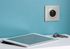 Prise électrique connectée encastrable avec terre + plaque Aluminium - Dooxie with Netatmo LEGRAND