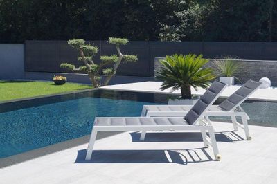 Bain de soleil aluminium blanc et textilène gris HIBISCUS - GIVEX