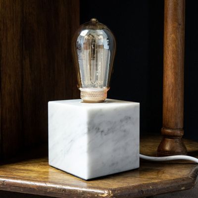 Ampoule LED ST64 Hologramme Edison verre ambré 4 W = 200 Lumens blanc chaud XANLITE