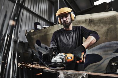 Meuleuse sans fil diamètre 125 mm 18 V BEWS18-125X2-402B AEG