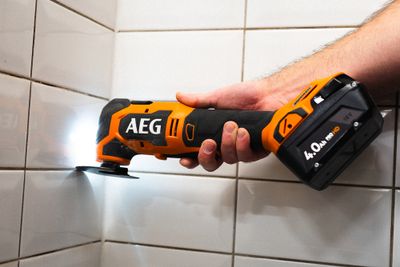 Outil multifonctions Brushless sans fil sans batterie 18 V BMT18BL 0 - AEG