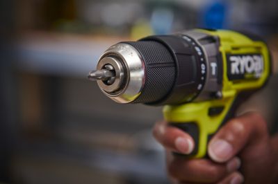 Perceuse-visseuse à percussion sans fil avec batteries 18 V ONE+ RPD18C1-2C52TA31 + coffret de rangement - RYOBI