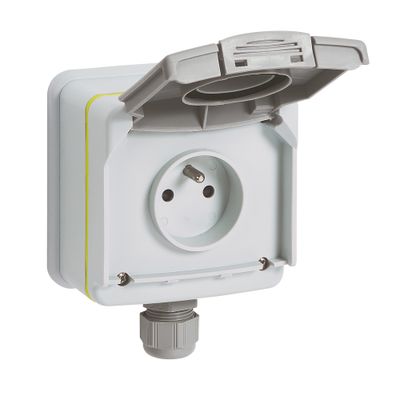 Prise GREEN UP ACCESS pour véhicule LEGRAND