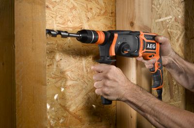Marteau perforateur burineur SDS+ avec coffret perçage 800 W KH24IXE + mandrin autoserrant 13 mm AEG