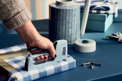 Agrafeuse R53 SKARGARD bleu RAPID