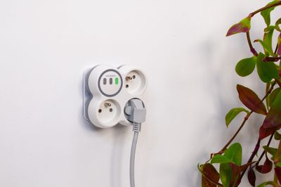 Multiprise murale télécommandée 3 prises - Boléa ZENITECH