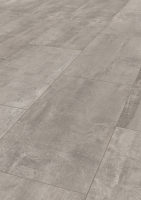 Sol stratifié effet béton gris CROSSTOWN ép8mm 32,7x63,5cm AC5 résistant pièce humide 2,32m²/pqt AJ TIMBER