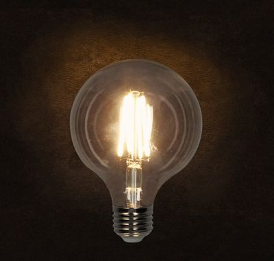 Ampoule LED Globe filament clairs 6W 900 lumens dimmable blanc chaud - ARLUX