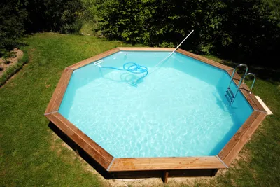 Montage piscine autoportée