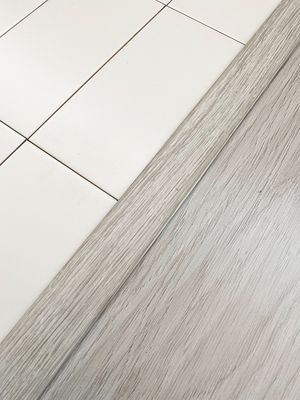 Barre de seuil universelle coloris chêne gris perle 3,7 x 83 cm GERFLOR