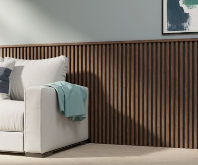 Profil de finition mdf Decowall Acoustic Blend finition noyer sur fond noir - 12 x 20 x 2600 mm - AJ TIMBER