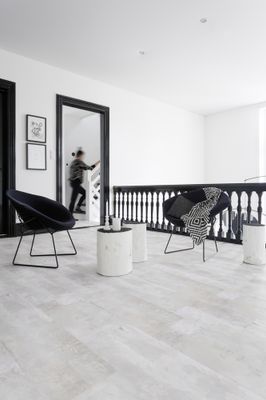 Dalle PVC clipsable effet béton clair SENSO CLIC 3 ép 4,2 mm 38,9 x 72,9 cm compatible pièce humide paquet de 1,98 m² GERFLOR