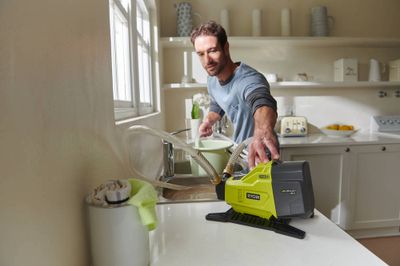 Pompe d'aspiration sans batterie 18 V pour transférer de l'eau R18TP-O RYOBI