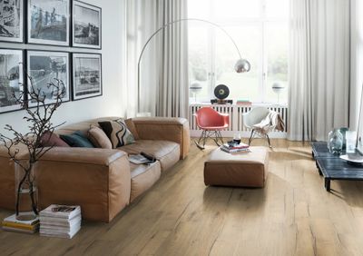Sol stratifié décor chêne VALLEY ép 8 mm 24,6 x 129,2 cm AC4 compatible pièce humide 2,54m²/pqt EGGER