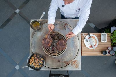 Brasero de cuisson G4 corten avec plaque plancha, grille et couvercle de protection ARTISS