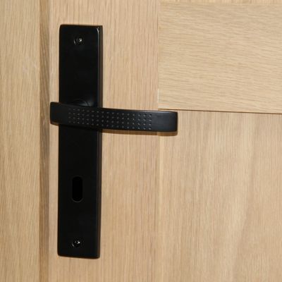 Poignées de porte sur plaques à clé Henri L noir LINEA BERTOMANI