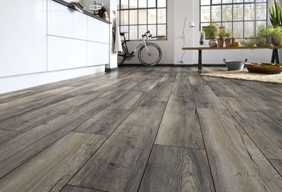 Sol stratifié décor chêne gris HARBOUR ép 12 mm 18,8 x 137,5 cm AC5 paquet de 1,293 m² KRONOTEX