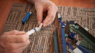 Nomenclature Colle spécifique (tissu, miroir, verre)