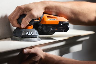 Ponceuse excentrique 125 mm Brushless sans fil sans batterie 18V BEX18SBL-125-0 - AEG