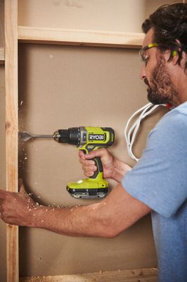 Ensemble perceuse à percussion sans fil 18 V ONE+ RPD18-2C42VSA31 + aspirateur à main + coffret 31 accessoires - RYOBI