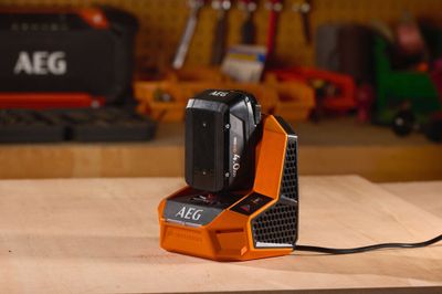 Chargeur rapide 18 V BL18T12 - AEG