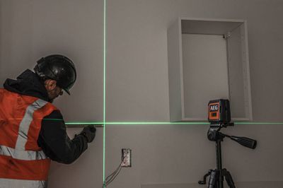 Niveau laser croix vert 20 mètres - AEG