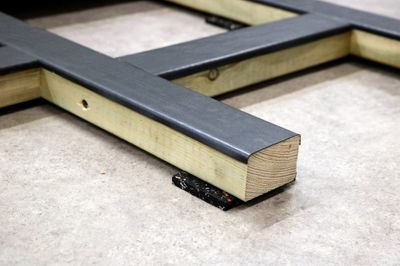 Cale pour plot de terrasse gomme pneu recyclé 8 x 90 x 60 mm par 48 pièces JOUPLAST TMP CONVERT