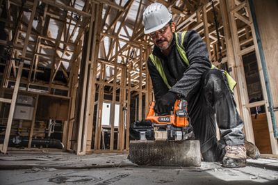 Scie à ruban compacte sans fil sans batterie Brushless 18 V BNS18SBL-0 - AEG