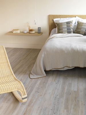 Sol vinyle effet bois mérisier blanc CERUSE ép 2 mm 15,2 x 91,4 cm compatible pièce humide paquet de 2,20 m² GERFLOR