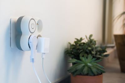 Multiprise murale 3 prises ou triplite avec interrupteur blanc ZENITECH
