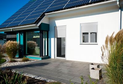 Fenêtre PVC blanc 2 vantaux volet roulant intégré H.135 x l.120 cm CLOSY