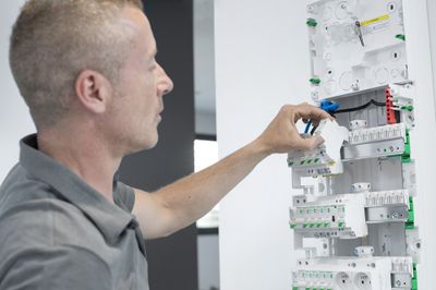 Interrupteur différentiel type A 63A 30mA phase+neutre embrochable - Resi9 XE SCHNEIDER ELECTRIC