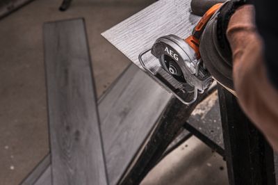 Mini scie multi matériaux Brushless sans fil sans batterie BMMS18SBL-0 - AEG