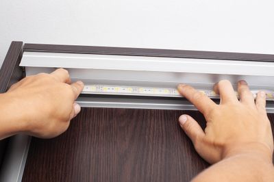 Ruban LED 10m prêt à l'emploi multicolore avec télécommande 30W 12V GEFOM