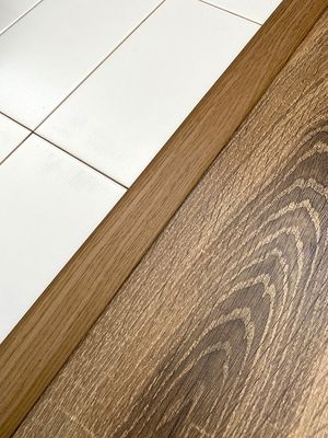 Barre de seuil universelle coloris chêne rustique 3,7 x 83 cm GERFLOR