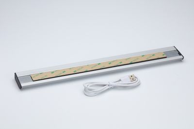 Réglette LED tactile et variable 150 lumens blanc chaud