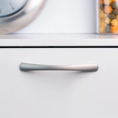 Poignée de meuble arc aluminium nickelé mat 128 mm par 4 REI