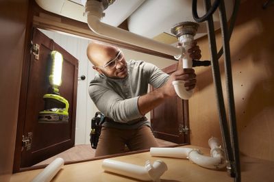 Lampe baladeuse LED 18 V ONE+ 900 lumens - RYOBI