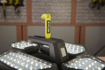 Lampe LED sans fil sans batterie 18 V ONE+ R18L360  - RYOBI