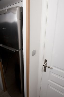 Cornière égale adhésive PVC chêne 20 x 20 mm 2,50 m CQFD