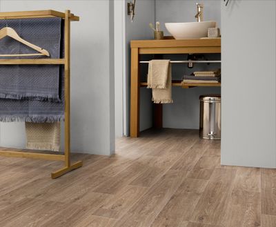 Sol PVC décor chêne nature Texline grain NOMA MIEL rouleau largeur 4m vendu au m² GERFLOR