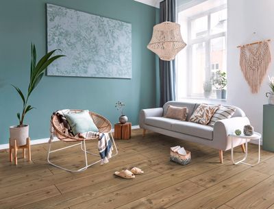 Sol stratifié décor pin naturel 8 mm 19.3 x 138 cm AC5 compatible pièce humide paquet de 2.13 m² SWISS KRONO