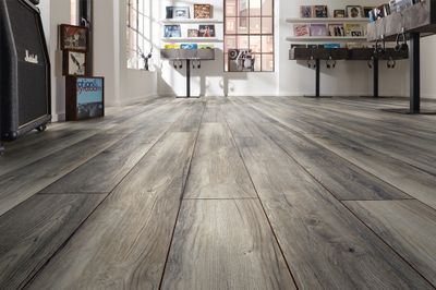 Sol stratifié décor chêne gris HARBOUR ép 12 mm 18,8 x 137,5 cm AC5 paquet de 1,293 m² KRONOTEX