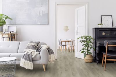 Sol vinyle effet bois taupe CORREGIO ép 5,7 mm 22,9x1250 cm compatible pièce humide 2m²/pqt GERFLOR