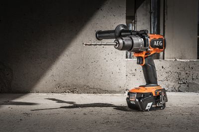 Perceuse à percussion sans fil 18 V BSB18C3BL-502C (Brushless, 2 batteries) - AEG