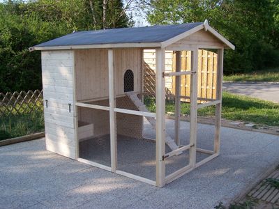 Poulailler en bois non-teinté avec toit bitumé XXL 4,69 m², Livraison à domicile incluse - HABRITA